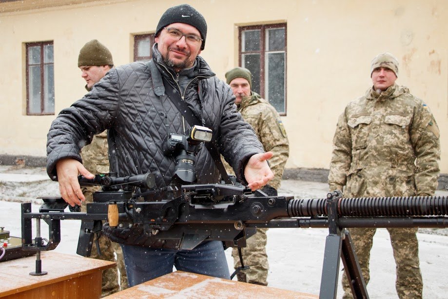На выставке показали военную технику и оружие На выставке показали военную технику и оружие