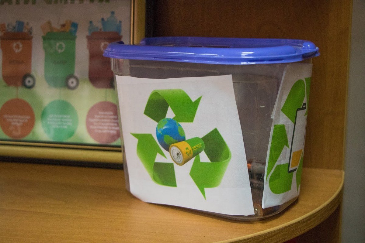 Контейнер для сбора батареек Контейнер для сбора батареек