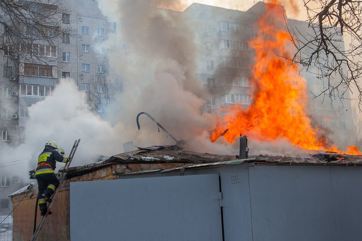 Пострадавших на месте пожара пока не обнаружили