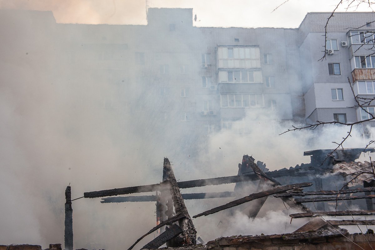 Жильцы-владельцы горевших помещений, утверждают, что поджог совершили их соседи