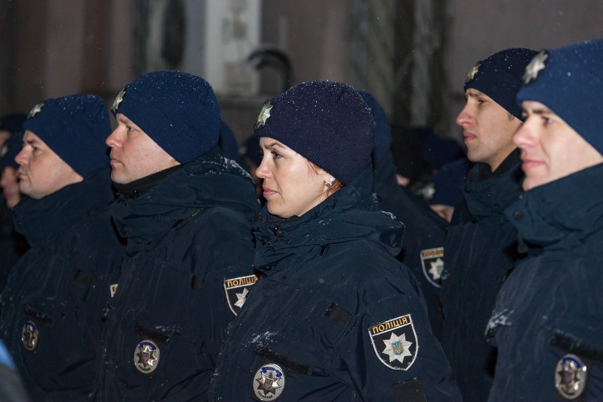 В главном управлении полиции прошло торжественное построение В главном управлении полиции прошло торжественное построение