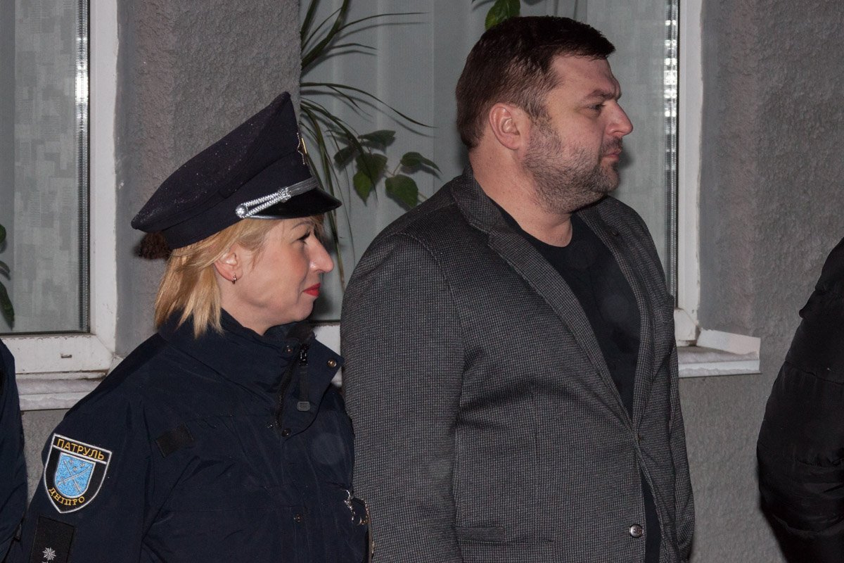 Заммэра Михаил Лысенко также пришел поздравить патрульных Заммэра Михаил Лысенко также пришел поздравить патрульных