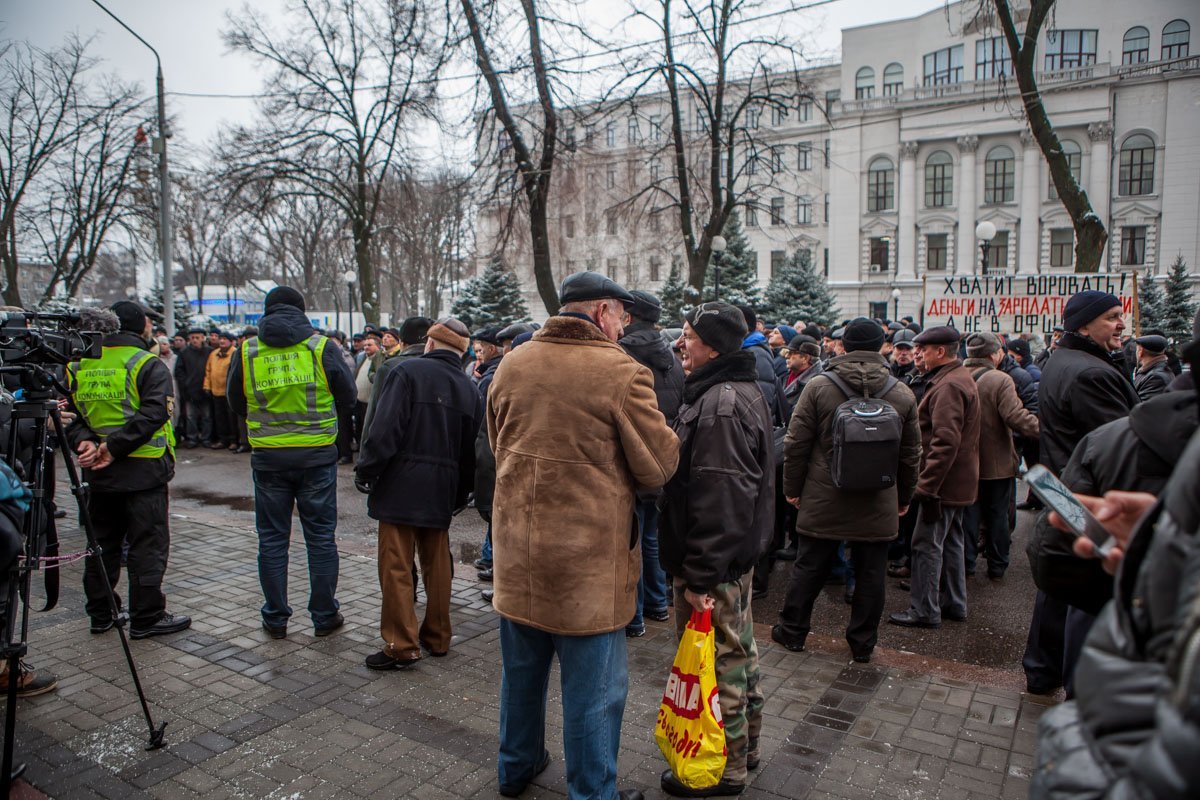 Пенсионеры пообещали взять в руки оружие Пенсионеры пообещали взять в руки оружие