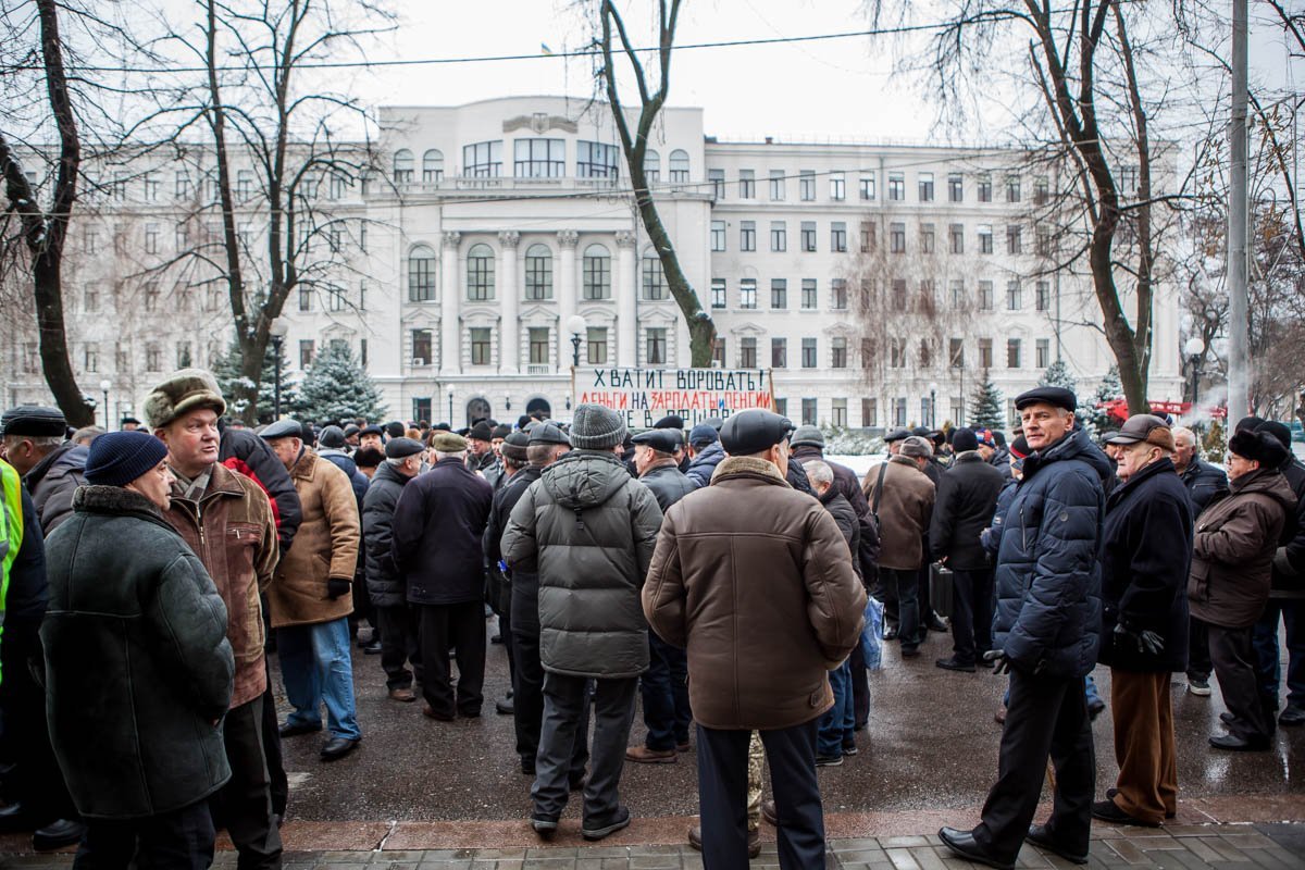 К митингу подготовили плакаты К митингу подготовили плакаты