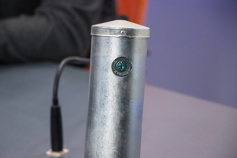 Парковочные столбы съемные и закрываются на ключ Парковочные столбы съемные и закрываются на ключ