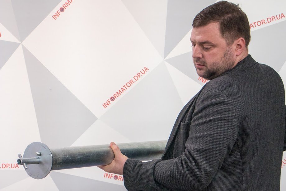 Михаил Лысенко показал, как устроены парковочные столбы Михаил Лысенко показал, как устроены парковочные столбы