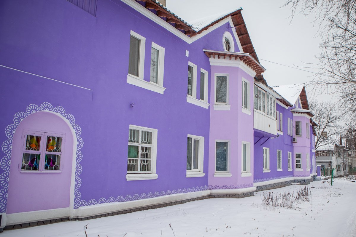 Художница знает, как сделать красивой и красочной свою жизнь и жизнь окружающих Художница знает, как сделать красивой и красочной свою жизнь и жизнь окружающих