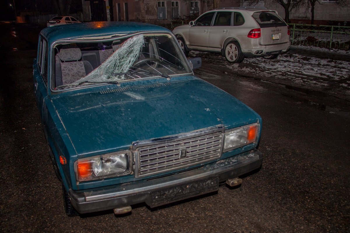 Водитель "Жигули" сбил 34-летнего пешехода Водитель "Жигули" сбил 34-летнего пешехода