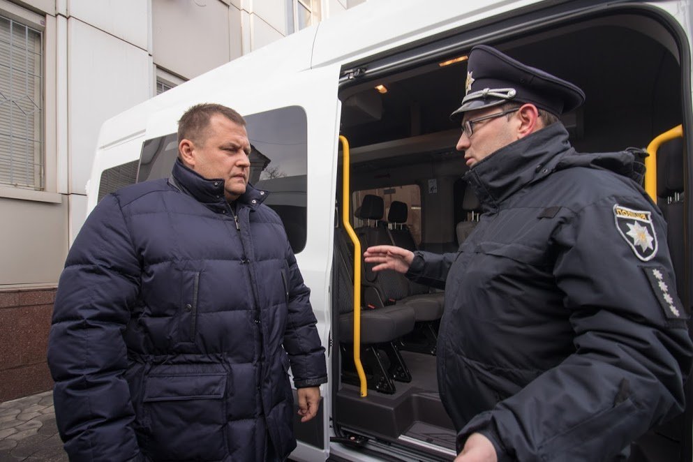 Заместитель начальника ГУНП в Днепропетровской области Владимир Богонис и мэр Днепра Борис Филатов