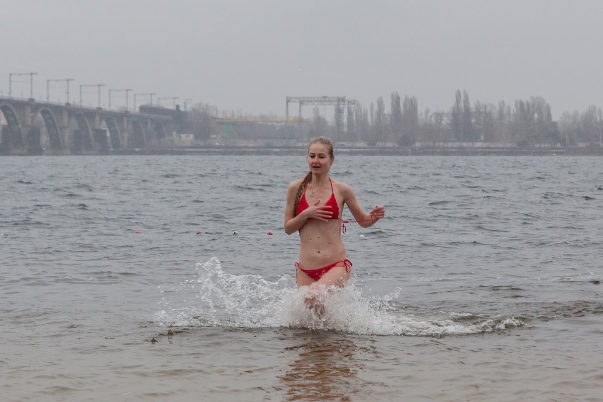 Даже девушки не боялись холодной воды Даже девушки не боялись холодной воды