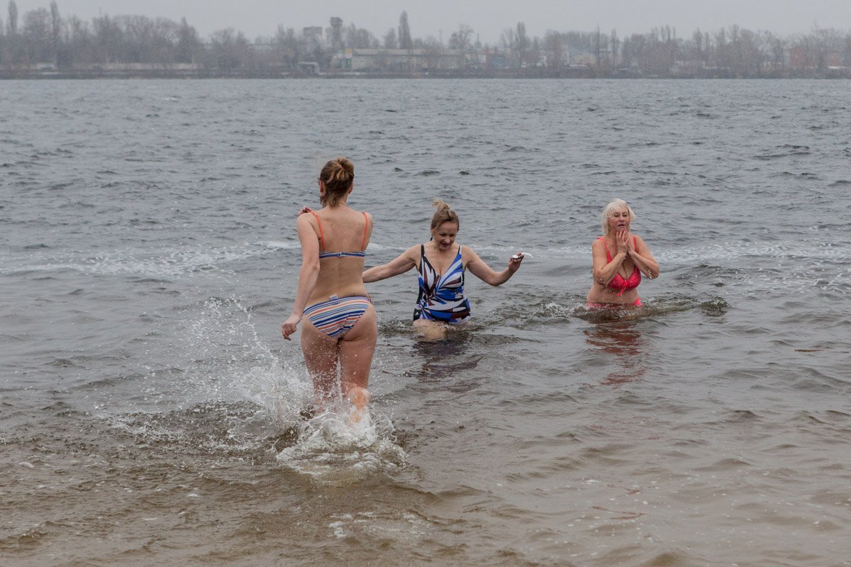 Летящей походкой Летящей походкой