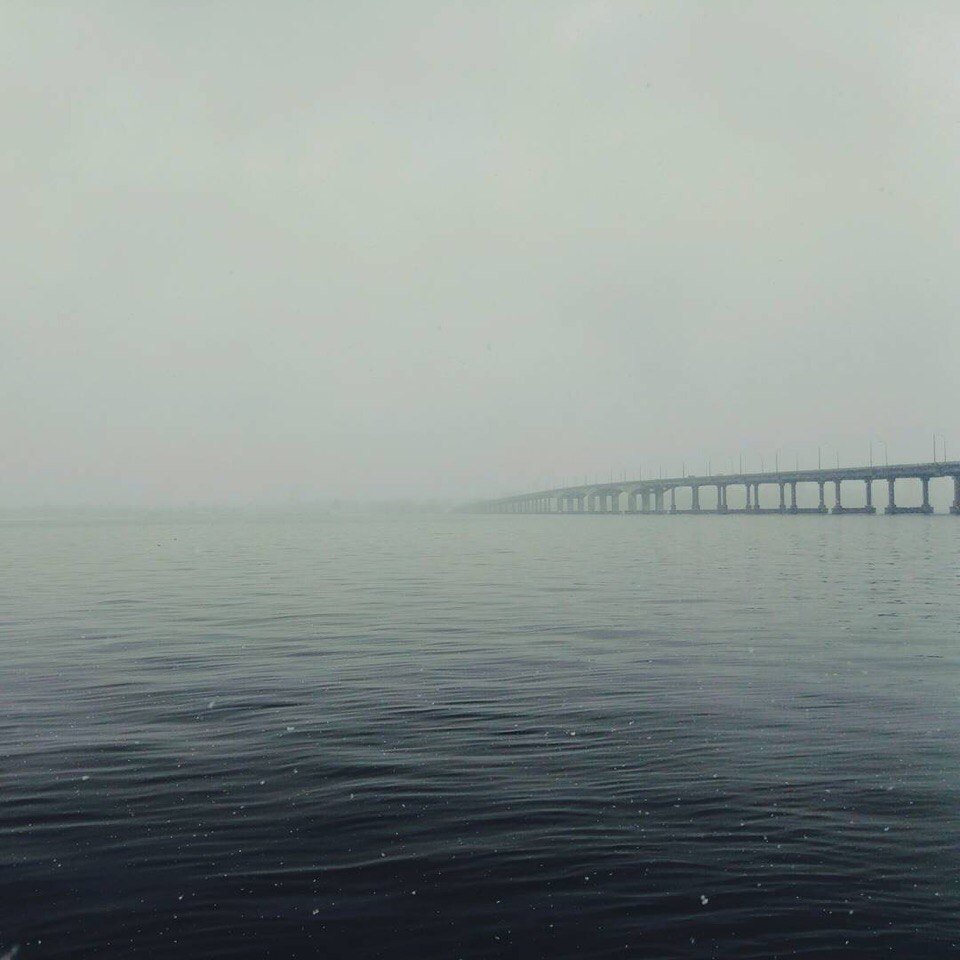 Снег на Набережной. Фото: alesha_yatsenko