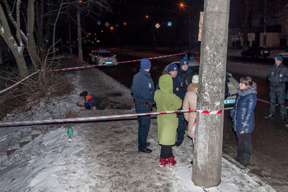 По предварительной информации, перед смертью, его держали в подвале и избивали По предварительной информации, перед смертью, его держали в подвале и избивали