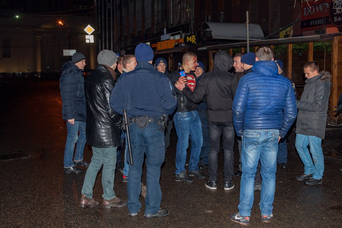 Двоих пострадавших доставили в больницу Двоих пострадавших доставили в больницу