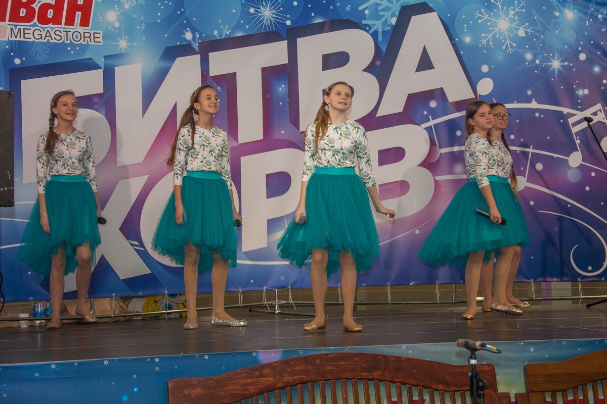 Вступали артисты со всей Украины Вступали артисты со всей Украины