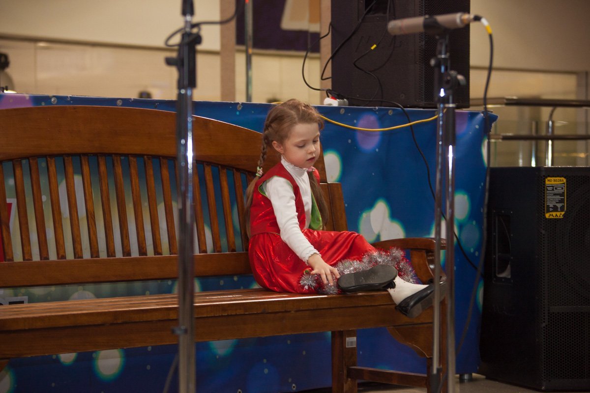 Маленький новогодний эльф заскучал Маленький новогодний эльф заскучал