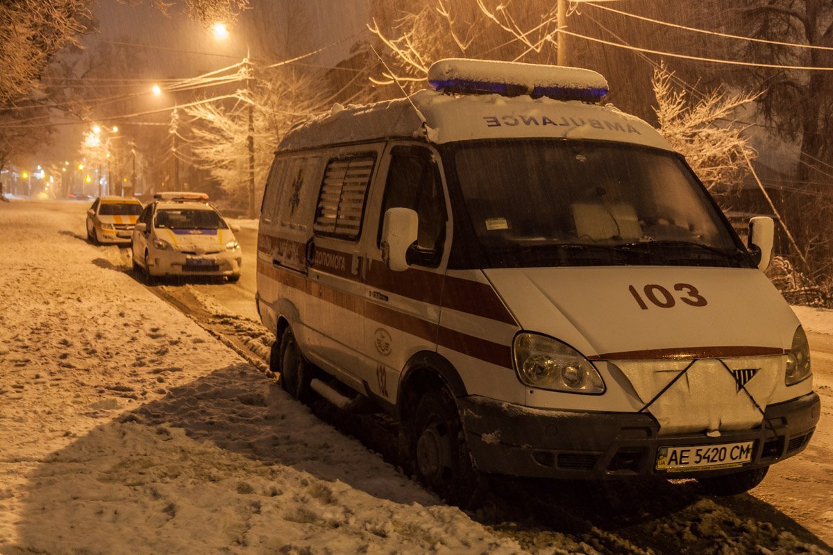 Первой на вызов приехала скорая помощь, которая констатировала смерть Первой на вызов приехала скорая помощь, которая констатировала смерть