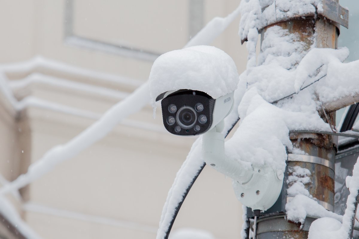 Сделали вид, что не заметили знак под слоем снега, а она вас уже сняла