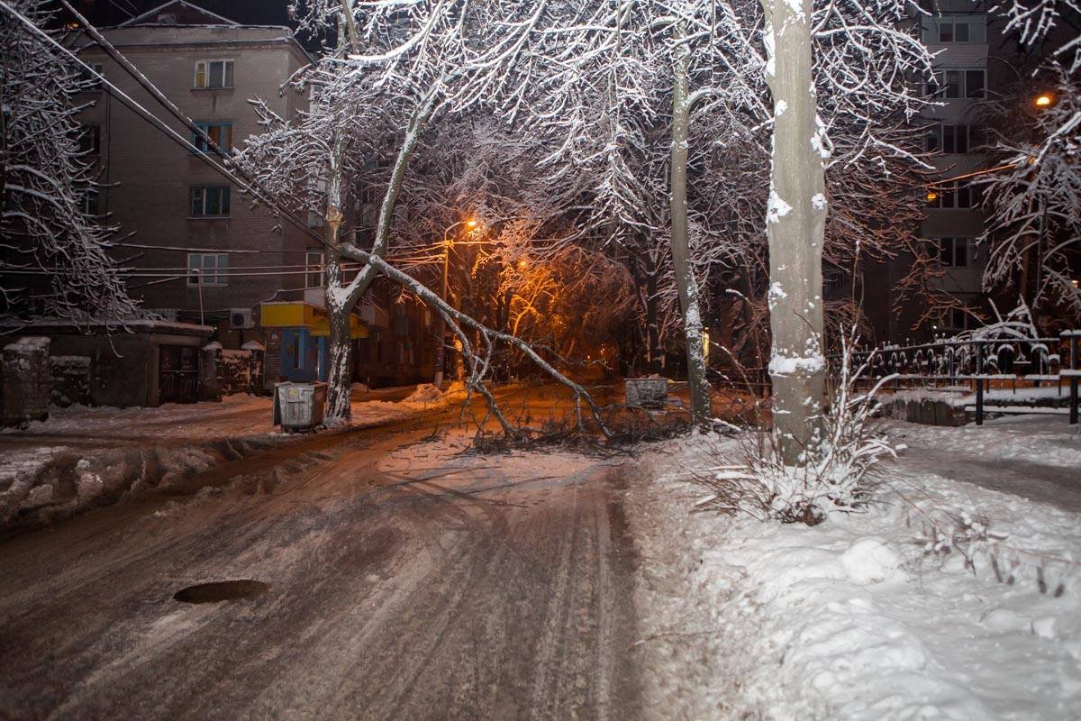 На месте ожидают соответствующие службы, которые смогут устранить проблему На месте ожидают соответствующие службы, которые смогут устранить проблему