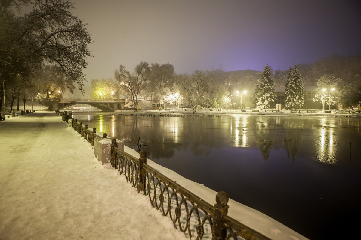 Такая погода, создана для горячего чая, уютного пледа и красивых сказок...