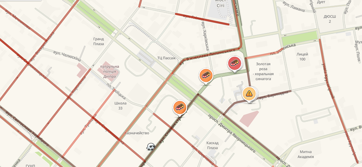 В центре Днепра большие пробки В центре Днепра большие пробки