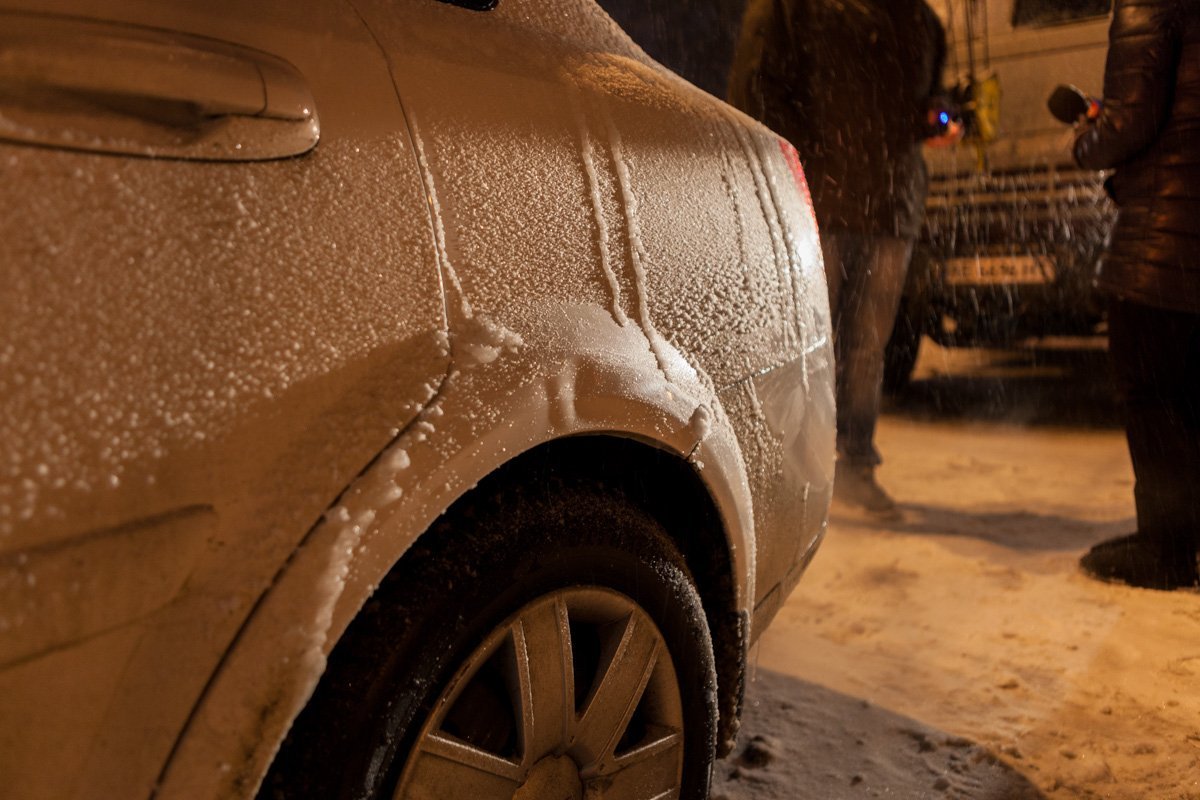 У автомобиля Chevrolet повреждено левое заднее крыло