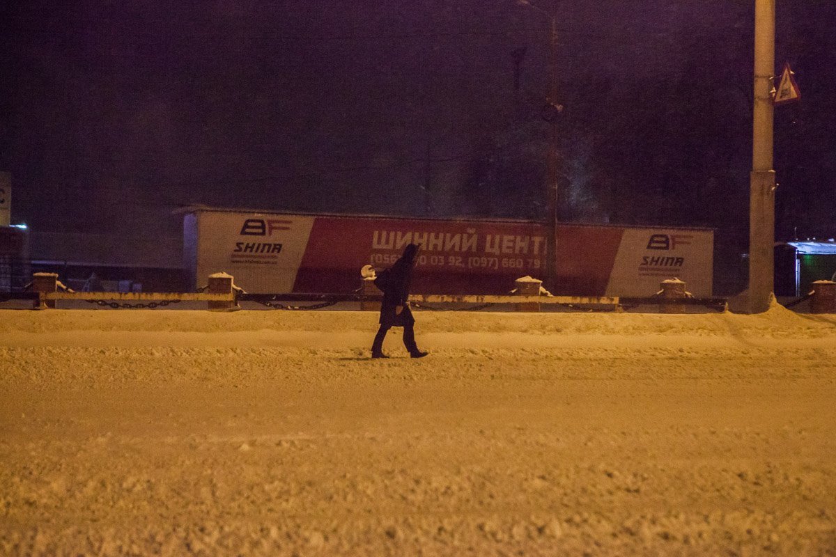 На Запорожском шоссе пешеходам пришлось несладко