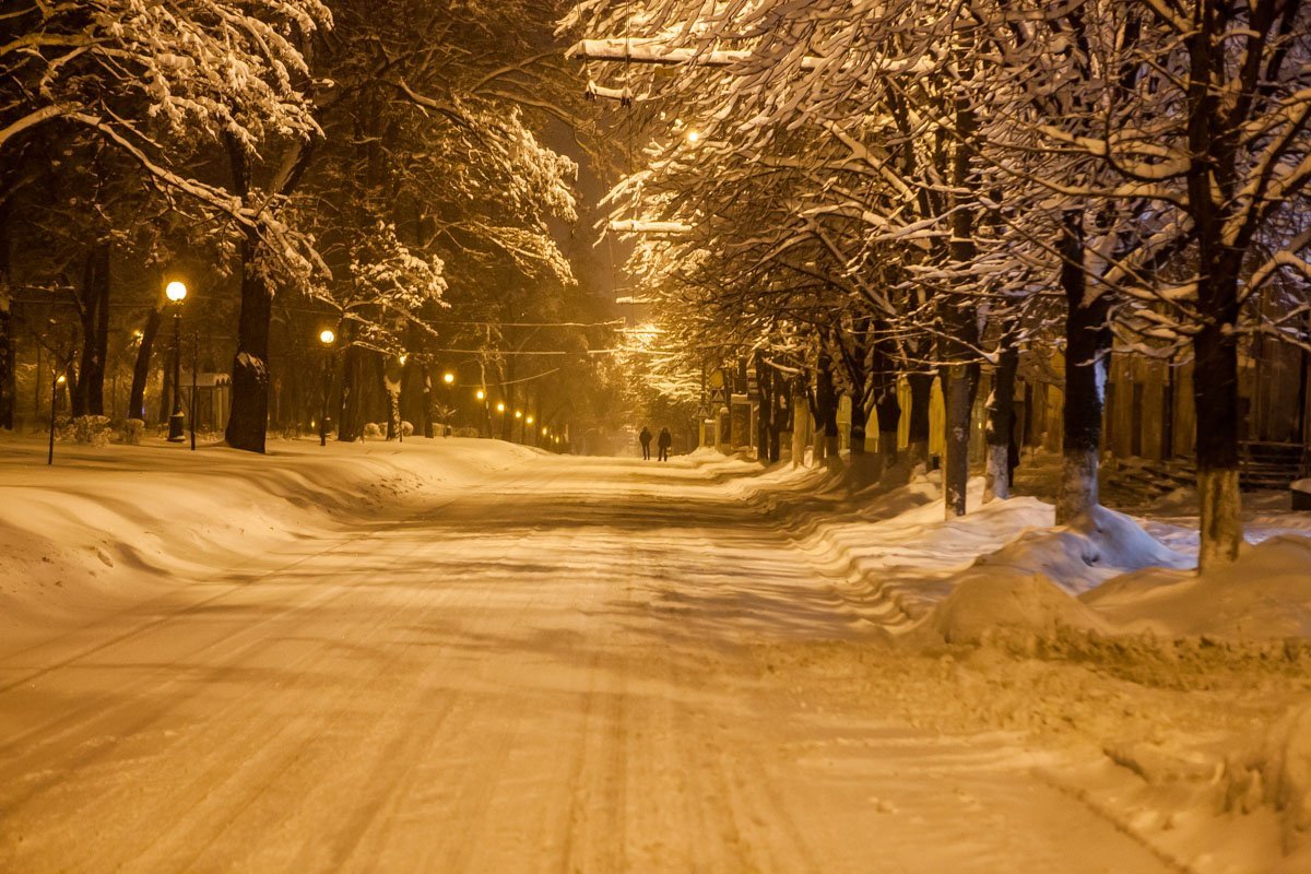 По проспекту Дмитрия Яворницкого лучше ходить по проезжей части
