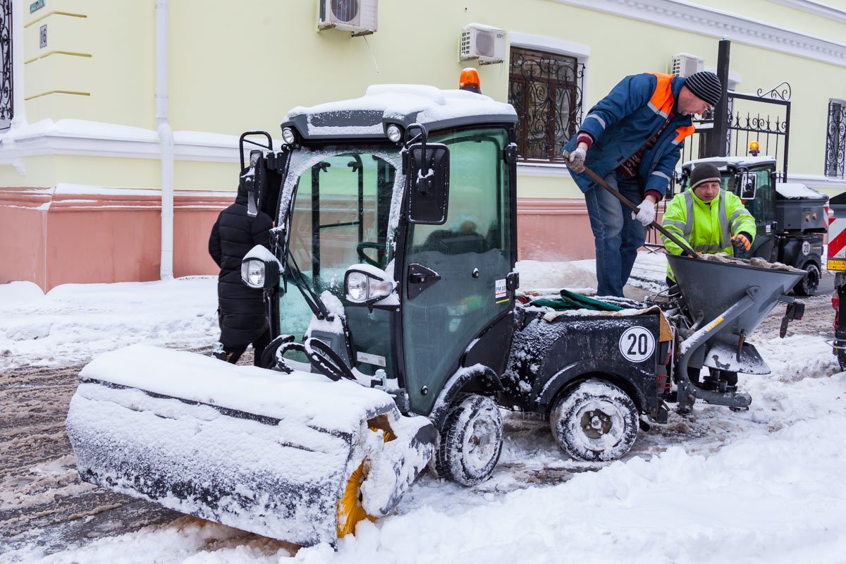 Машина сугроб фото