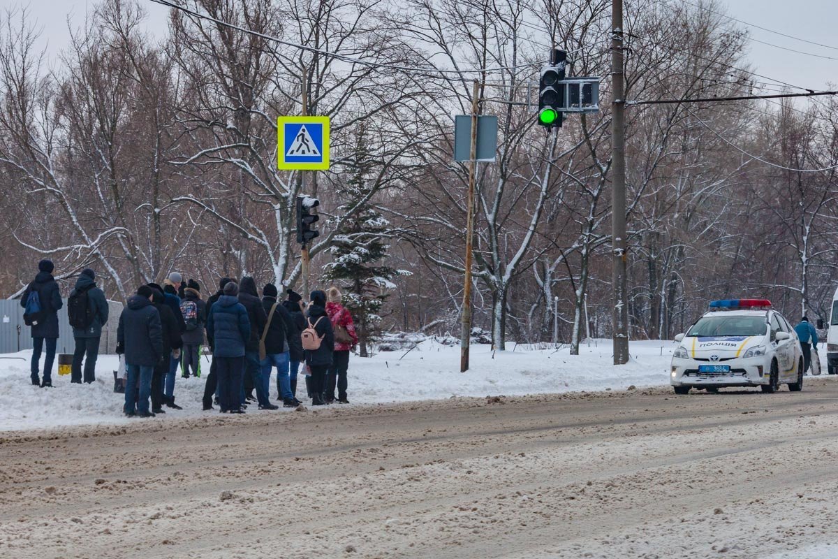 Горожане в ожидании маршрутки