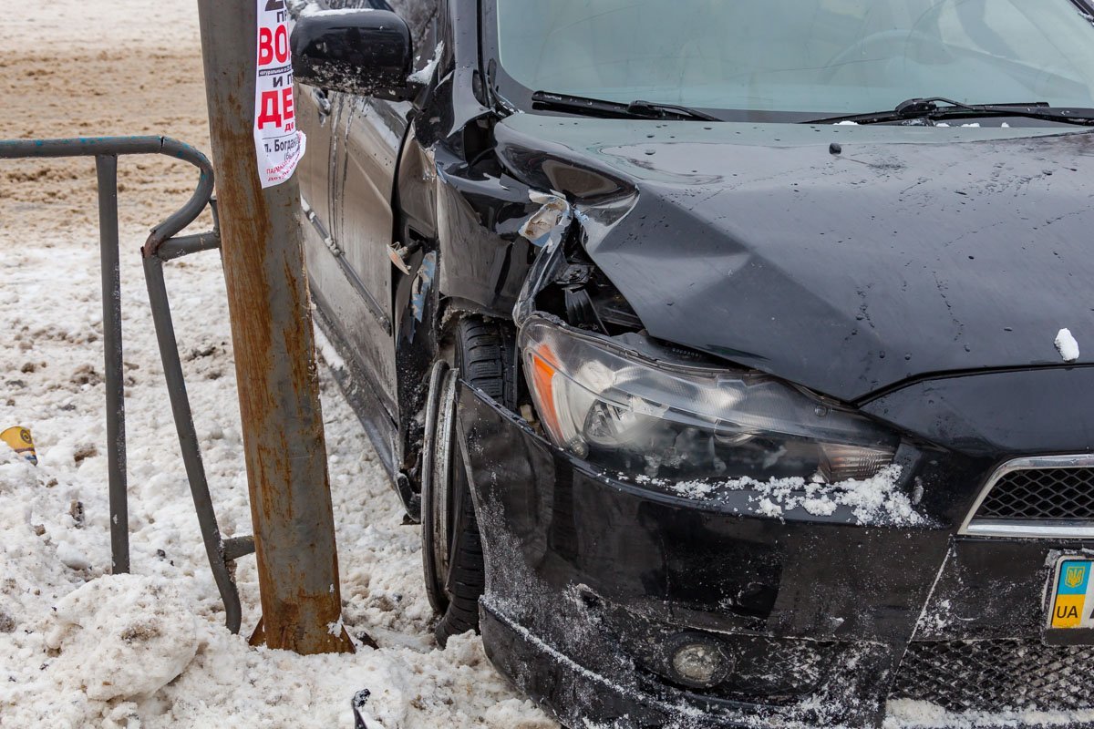 Водитель Mitsubishi не пострадал Водитель Mitsubishi не пострадал