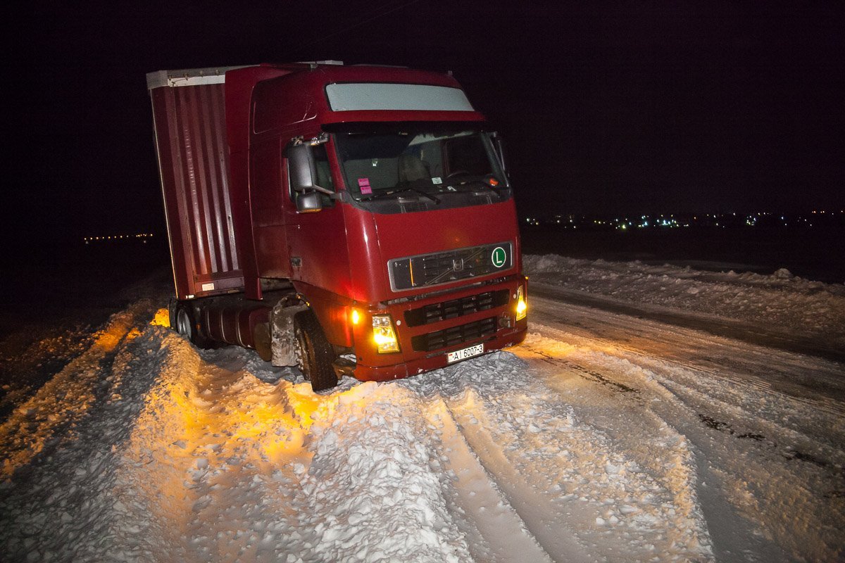 Несколько машин оказались в западне Несколько машин оказались в западне