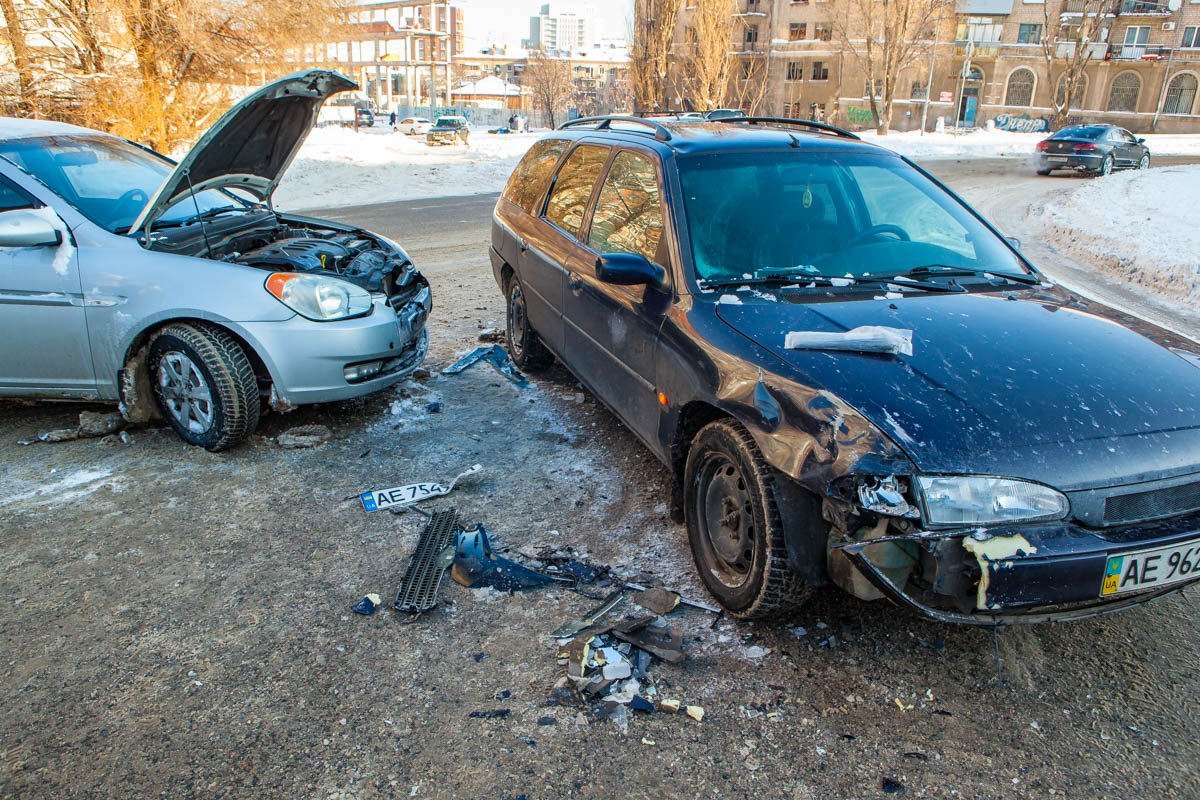 На дорогах очень скользко и опасно, будьте осторожны!