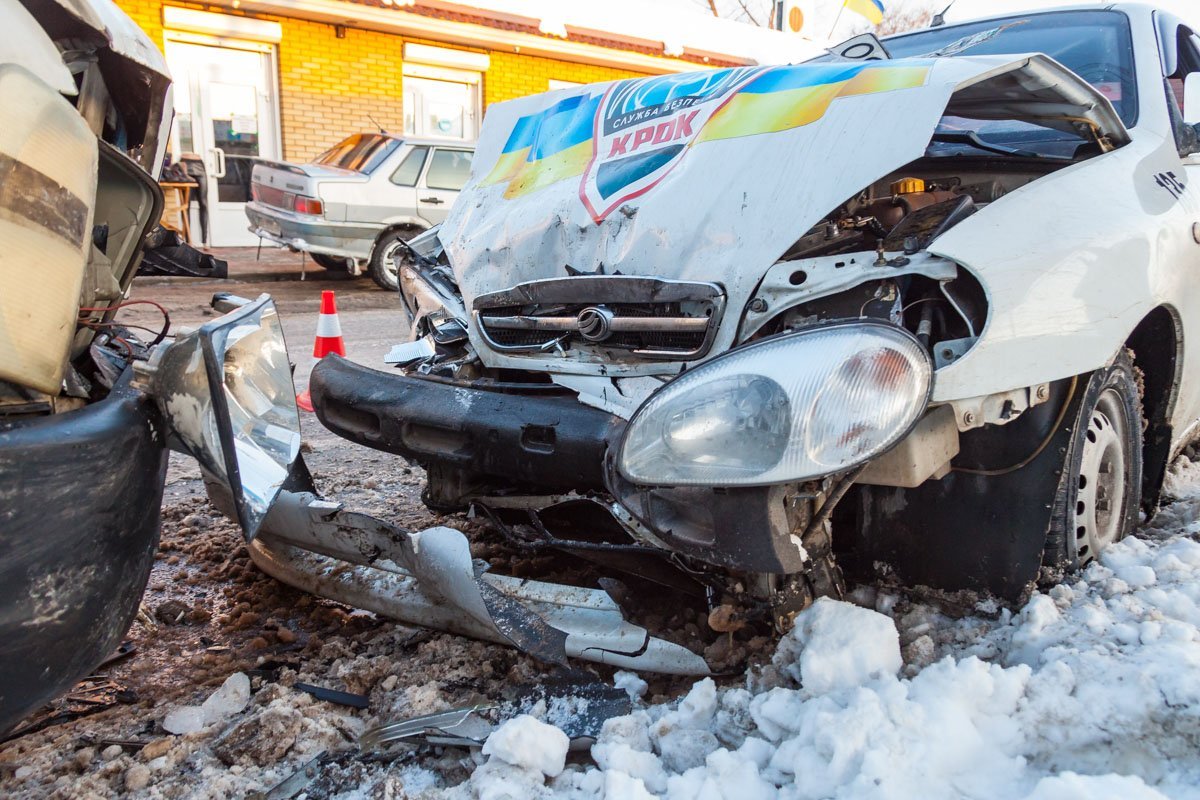 На улице Воспоминаний автомобиль службы безопасности «Крок» влетел в маршрутку