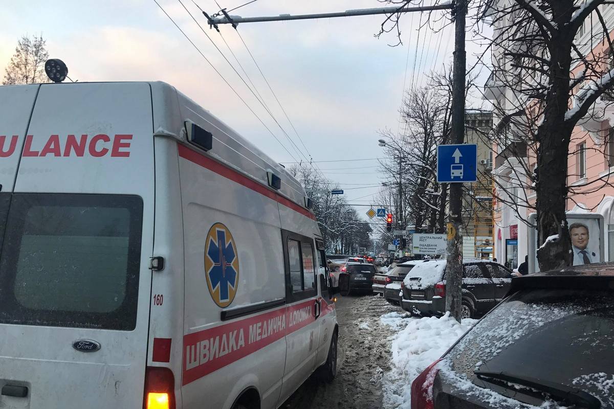 На месте работала бригада скорой помощи