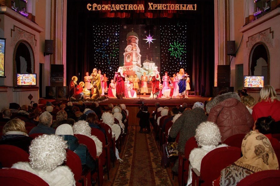 В фестивале принимают участие 72 хора со всей Украины В фестивале принимают участие 72 хора со всей Украины