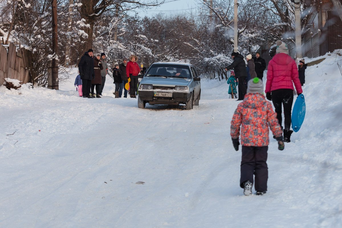Автомобили портили атмосферу отдыха
