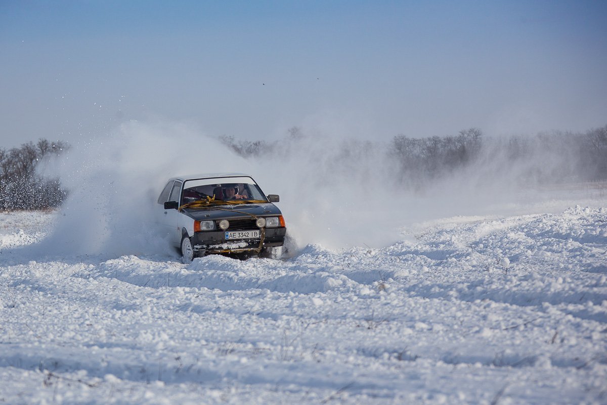 Я не знаю, на чем ездит его Ангел-хранитель, но он чертовски быстрый Я не знаю, на чем ездит его Ангел-хранитель, но он чертовски быстрый