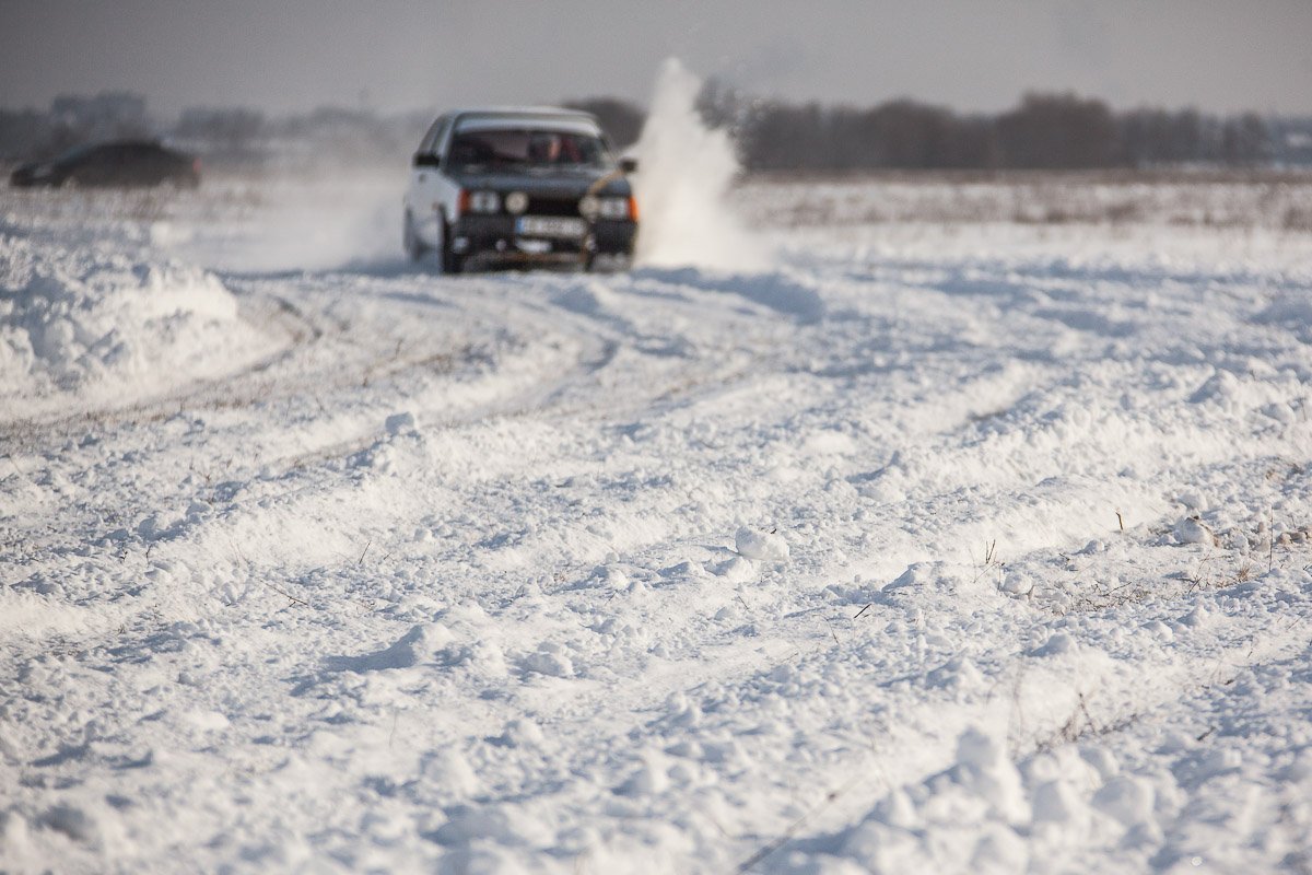 Любая ошибка экипажа во время гонки опасна, поэтому необходима тщательная подготовка Любая ошибка экипажа во время гонки опасна, поэтому необходима тщательная подготовка