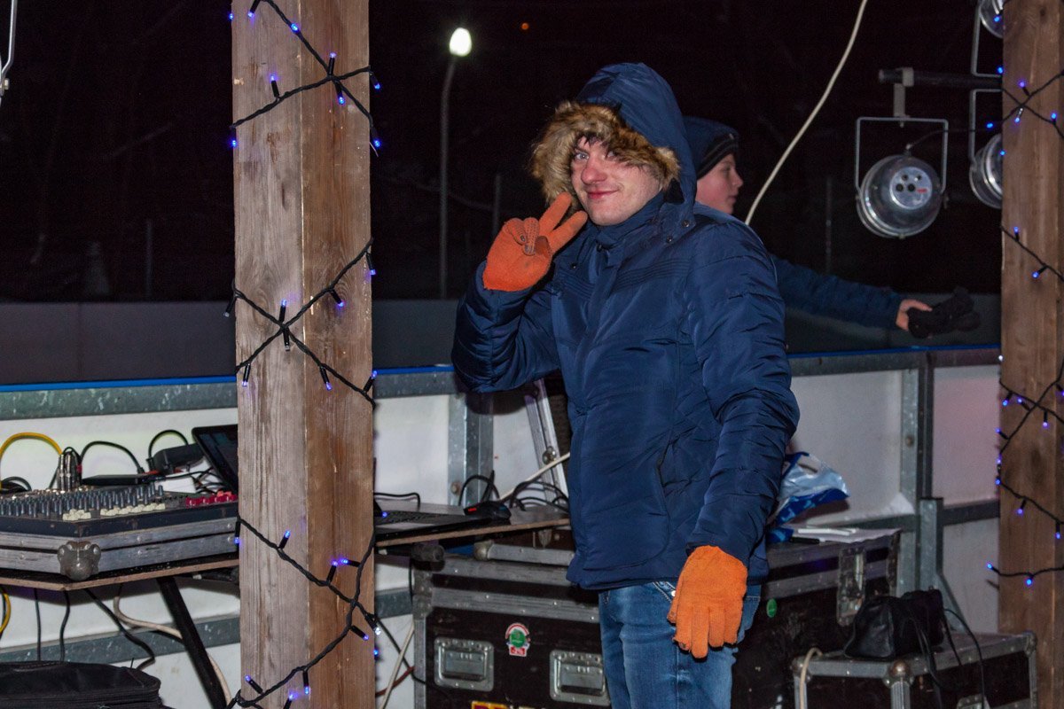 На любой дискотеке есть свой ди-джей