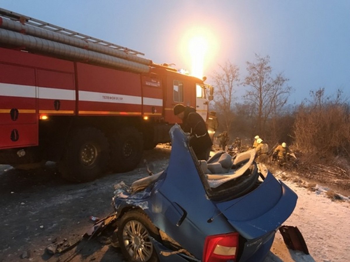 В Симферопольском районе Крыма столкнулись легковой автомобиль KIA Cerato и микроавтобус Volkswagen Crafter В Симферопольском районе Крыма столкнулись легковой автомобиль KIA Cerato и микроавтобус Volkswagen Crafter