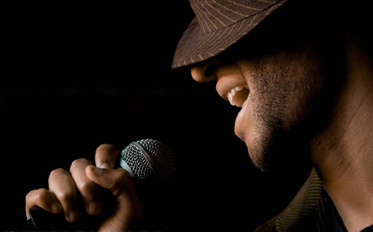 Пение вызывает сильные эмоции - как у поющего, так и у слушателей Пение вызывает сильные эмоции - как у поющего, так и у слушателей