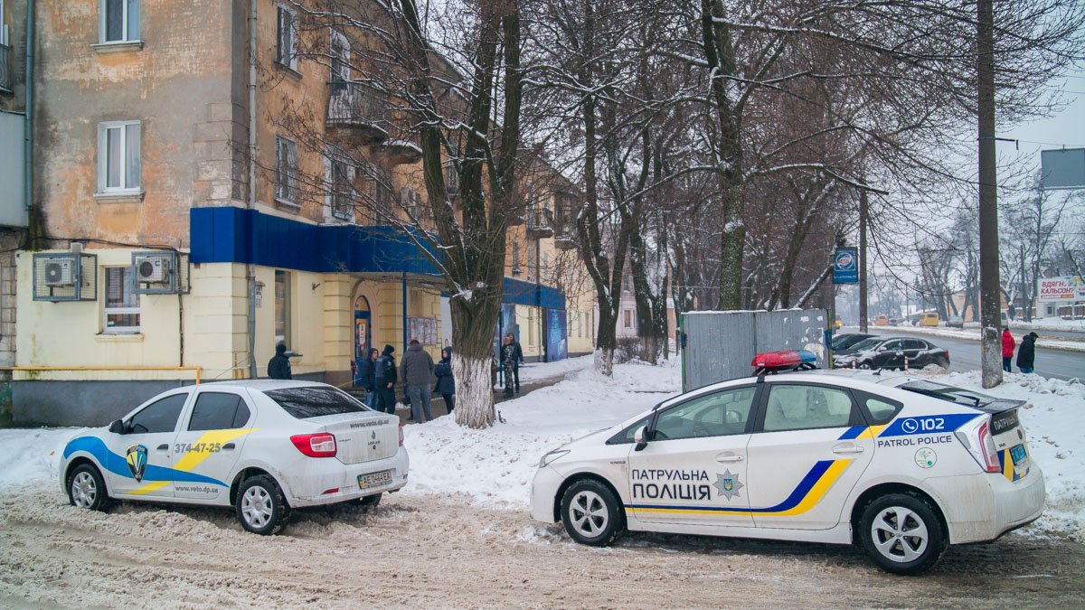 Дебошира задерживала полиция и охранная служба