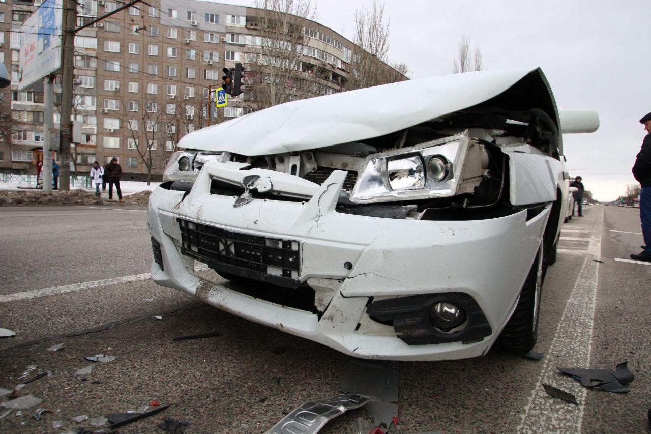 Оба автомобиля достаточно повреждены