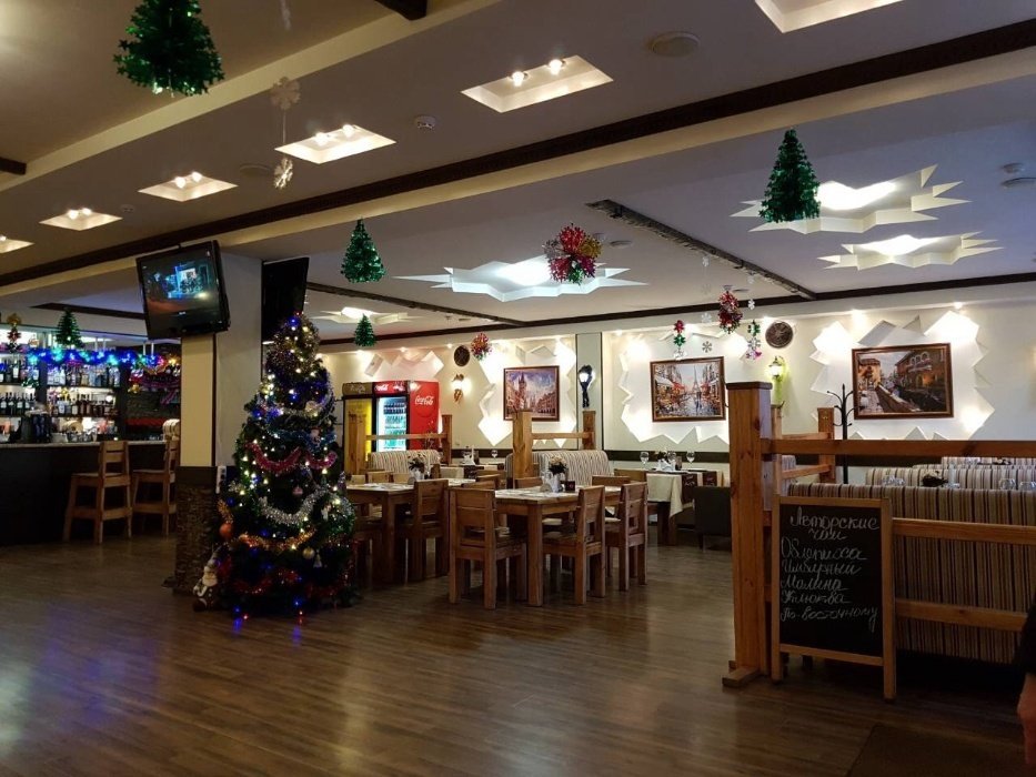 Продается вместе с елкой