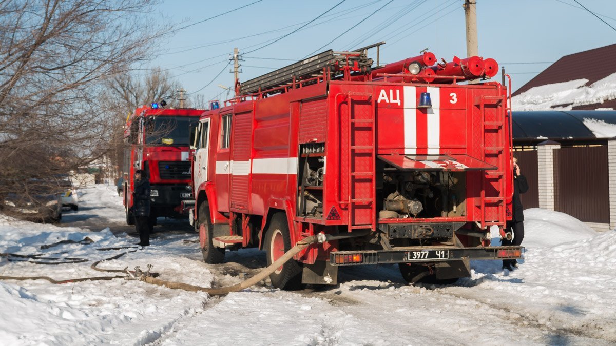 На месте работают 2 бригады спасателей На месте работают 2 бригады спасателей