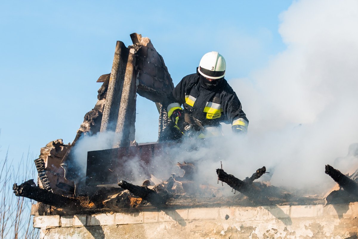 Соседи говорят, что пожар заметили слишком поздно Соседи говорят, что пожар заметили слишком поздно