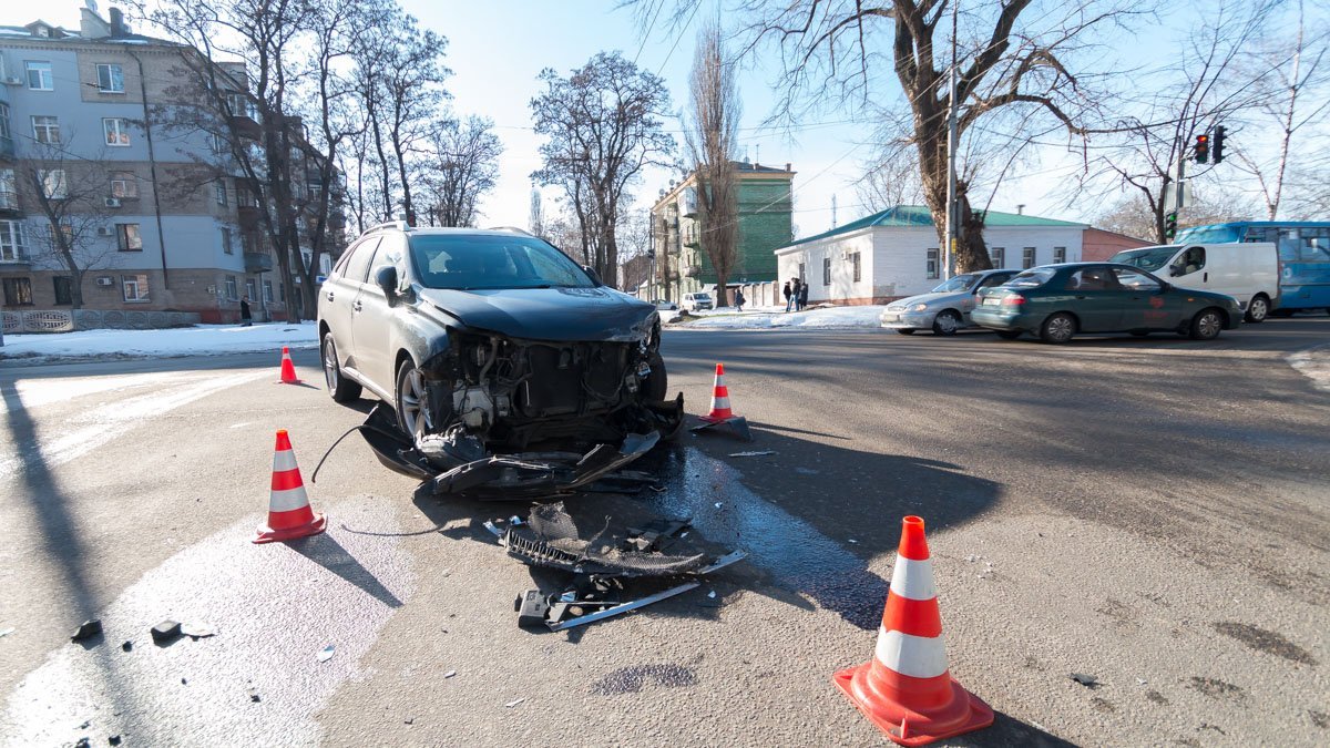 В салоне автомобиля Lexus находился ребенок
