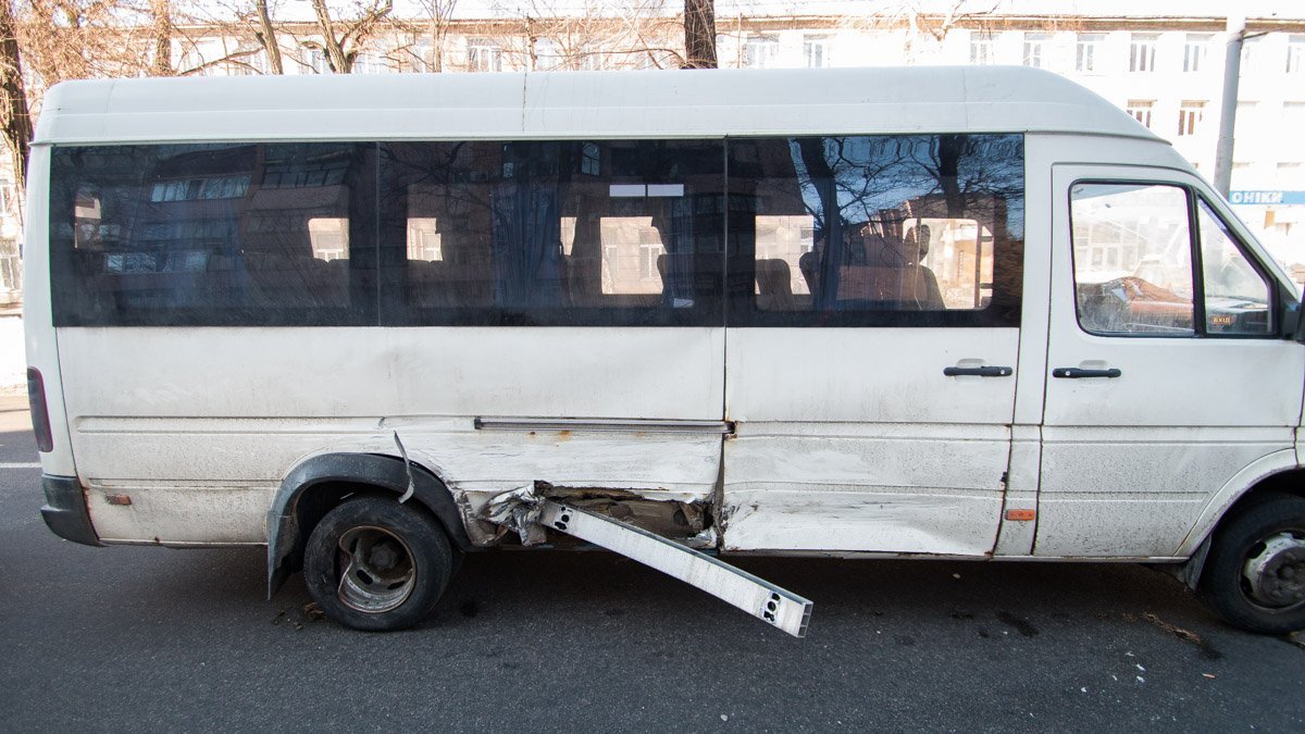 Пассажиры маршрутки отказались от госпитализации