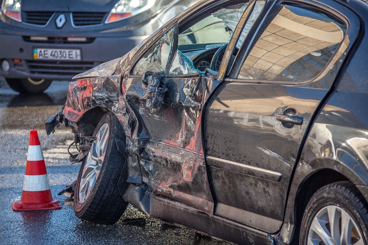 Повреждение Peugeot 